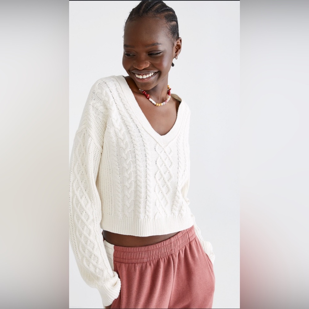 Slouchy Cable-Knit Cropped V-Neck Sweater